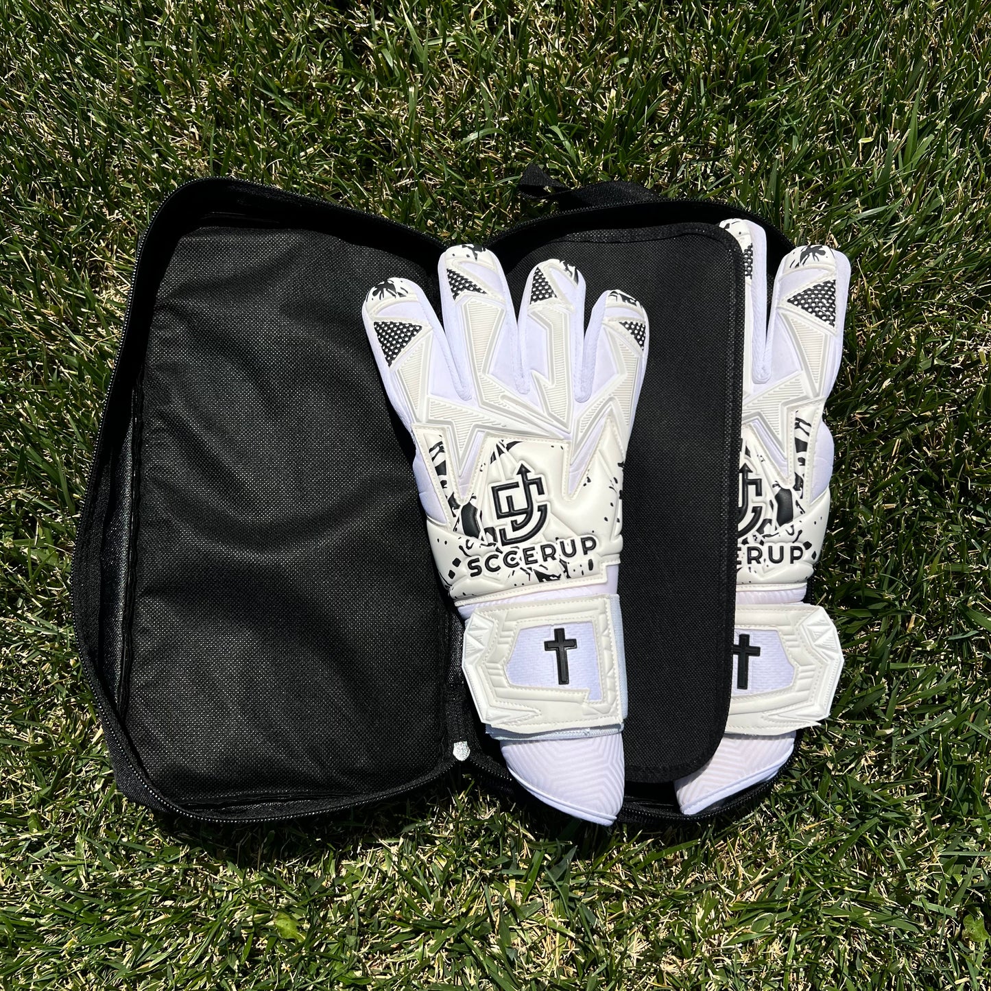 SccerUp Goalkeeper Gloves with Carry Bag