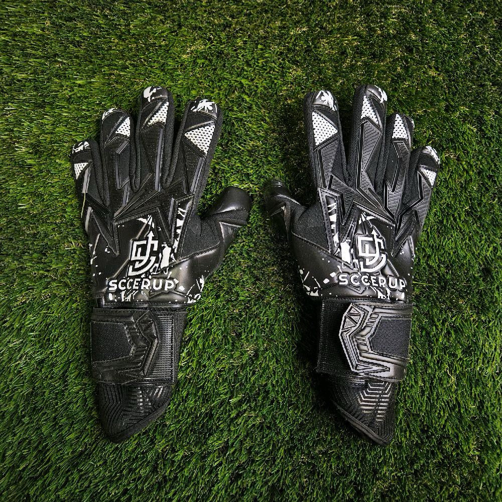 SccerUp Goalkeeper Gloves with Carry Bag